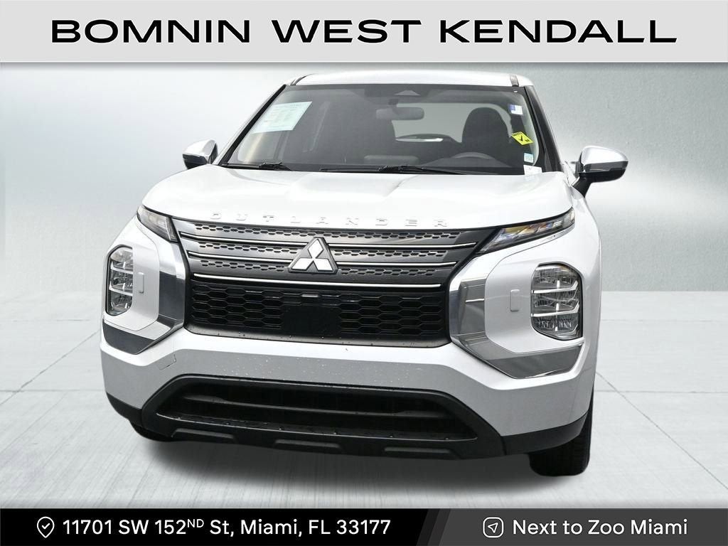 2022 Mitsubishi Outlander ES