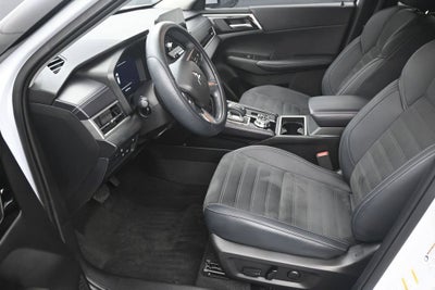 2025 Mitsubishi Outlander Plug-In Hybrid SE