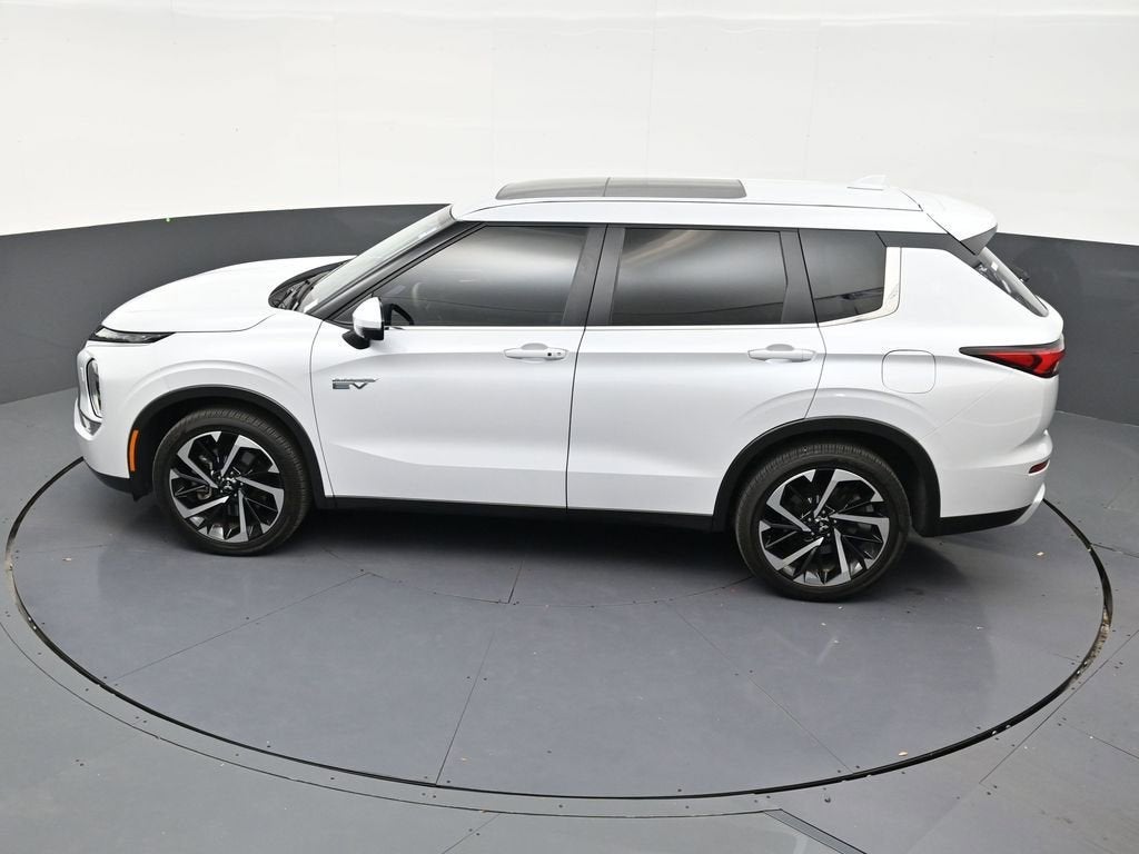 2025 Mitsubishi Outlander Plug-In Hybrid SE