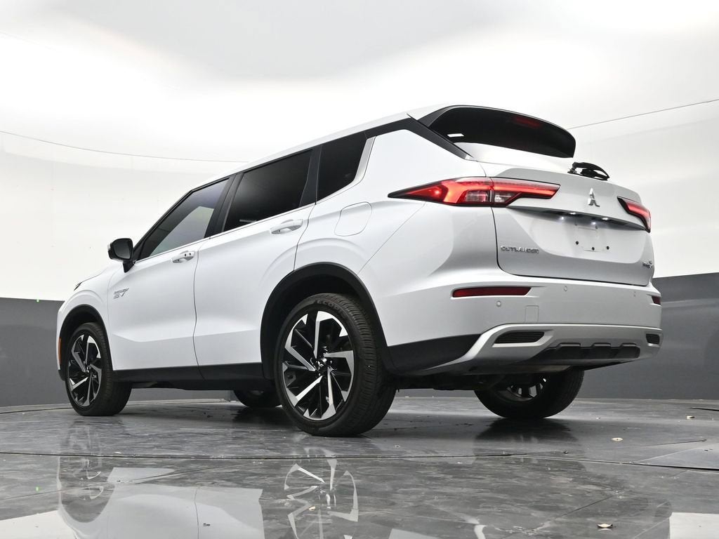 2025 Mitsubishi Outlander Plug-In Hybrid SE