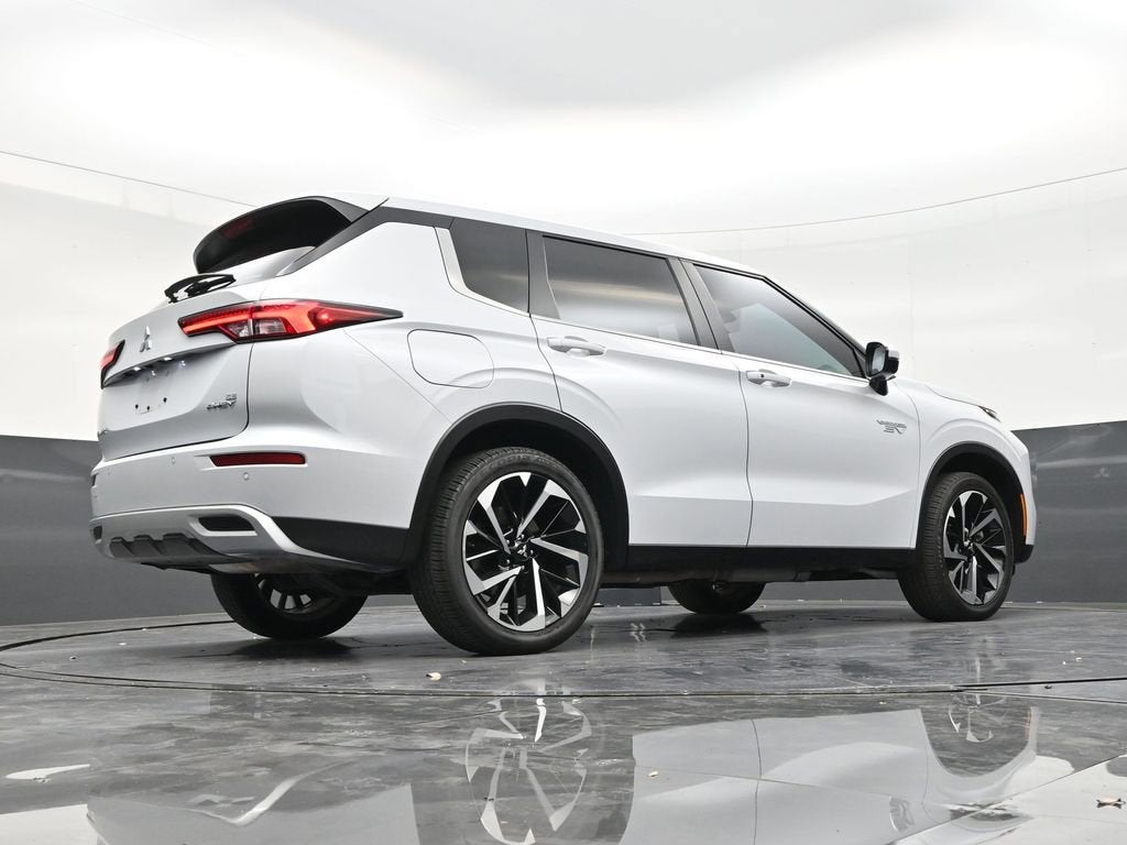 2025 Mitsubishi Outlander Plug-In Hybrid SE