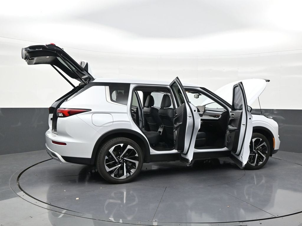 2025 Mitsubishi Outlander Plug-In Hybrid SE