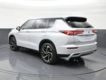 2025 Mitsubishi Outlander Plug-In Hybrid SE
