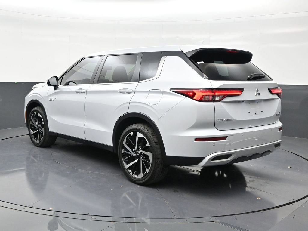 2025 Mitsubishi Outlander Plug-In Hybrid SE