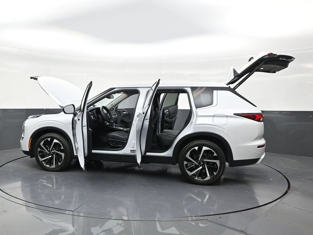 2025 Mitsubishi Outlander Plug-In Hybrid SE