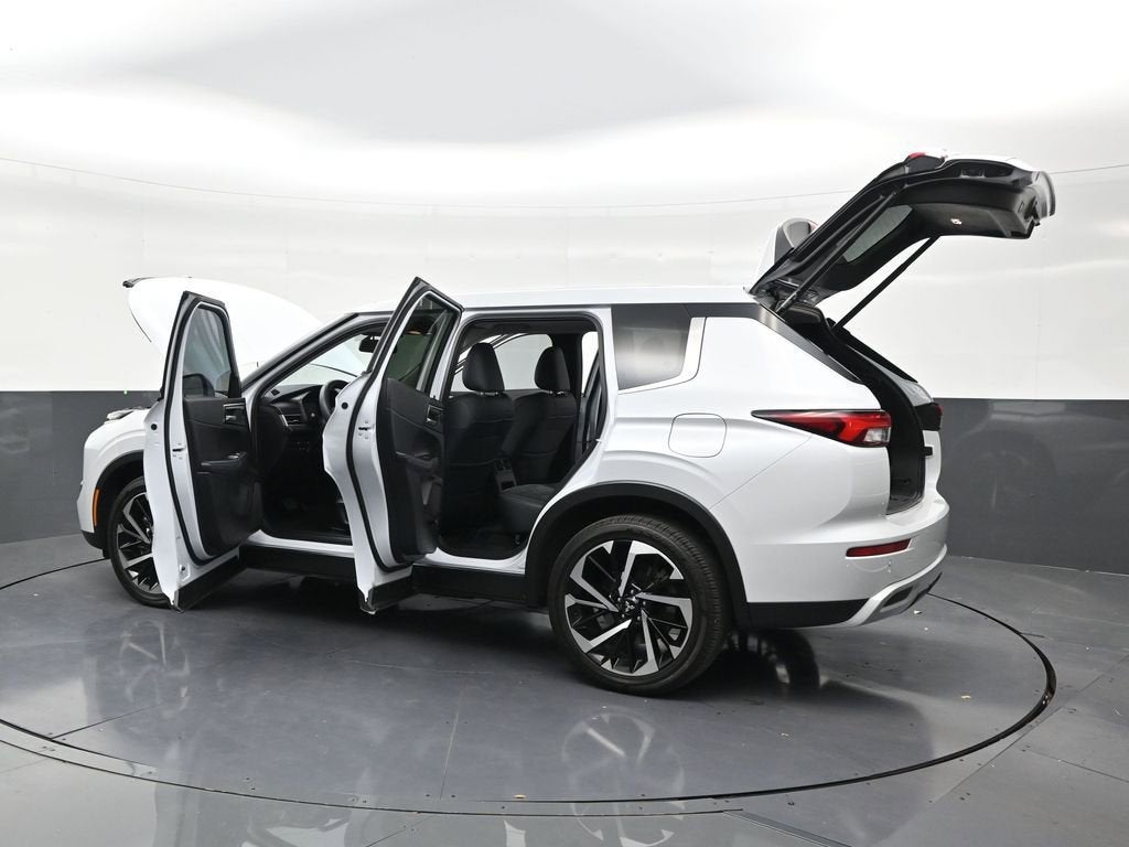 2025 Mitsubishi Outlander Plug-In Hybrid SE