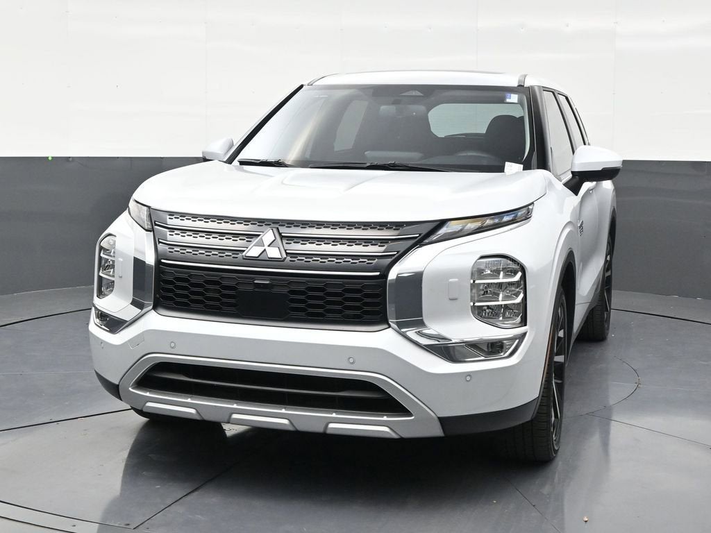 2025 Mitsubishi Outlander Plug-In Hybrid SE