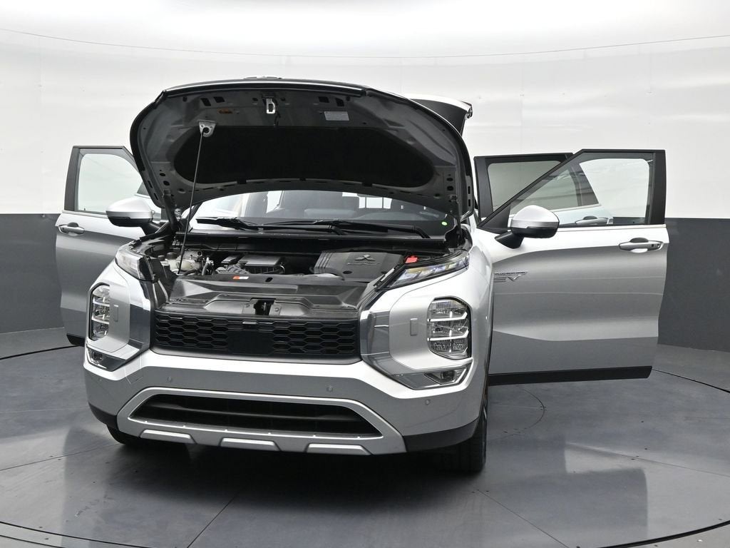 2025 Mitsubishi Outlander Plug-In Hybrid SE