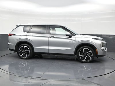 2025 Mitsubishi Outlander Plug-In Hybrid SE
