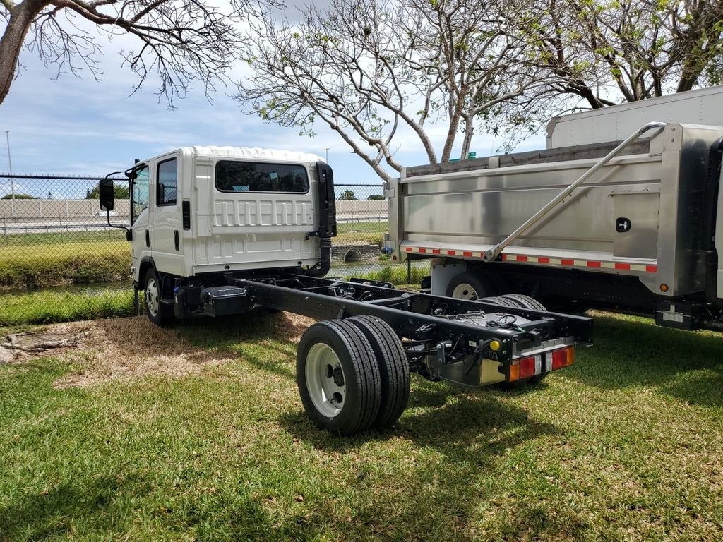2025 Chevrolet Low Cab Forward 5500 XD Base