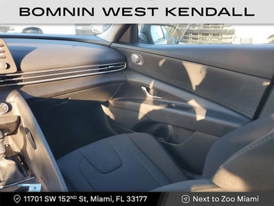 2025 Hyundai Elantra SE