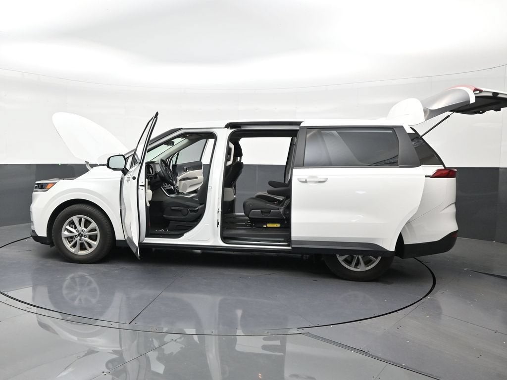 2024 Kia Carnival MPV LX