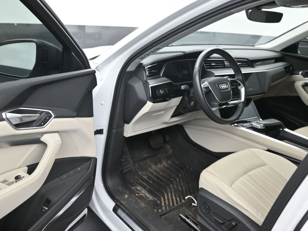 2023 Audi e-tron Premium Plus