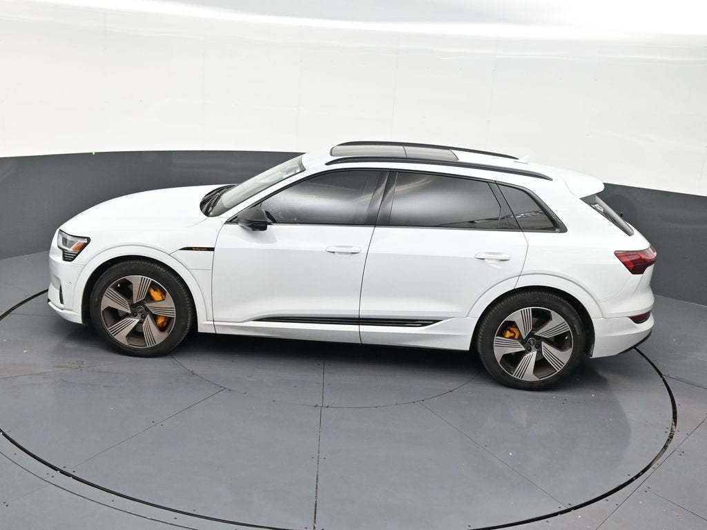 2023 Audi e-tron Premium Plus