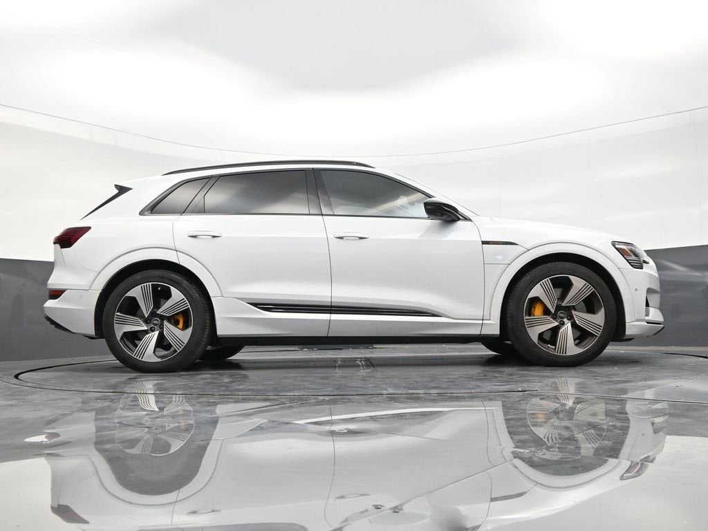 2023 Audi e-tron Premium Plus