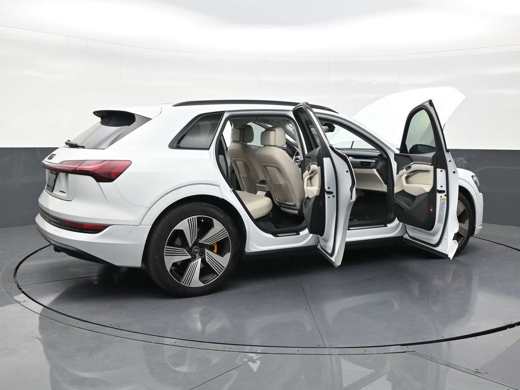 2023 Audi e-tron Premium Plus