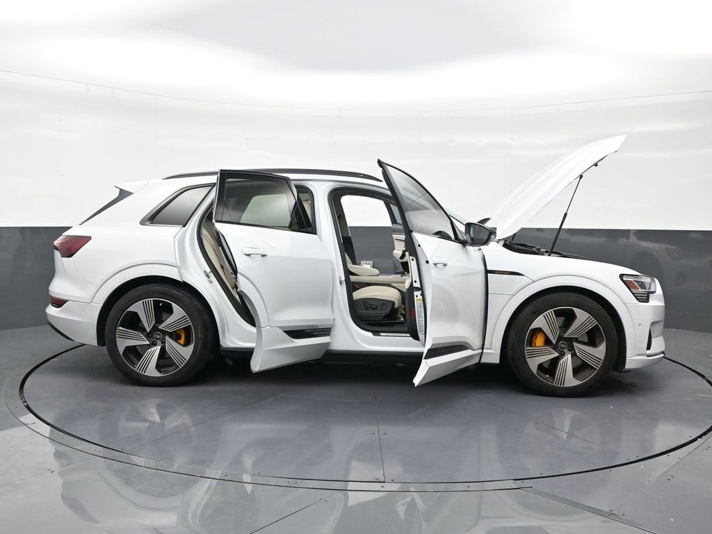 2023 Audi e-tron Premium Plus