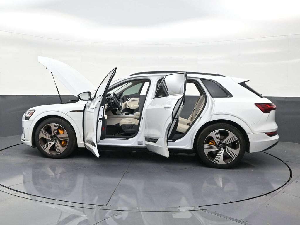2023 Audi e-tron Premium Plus