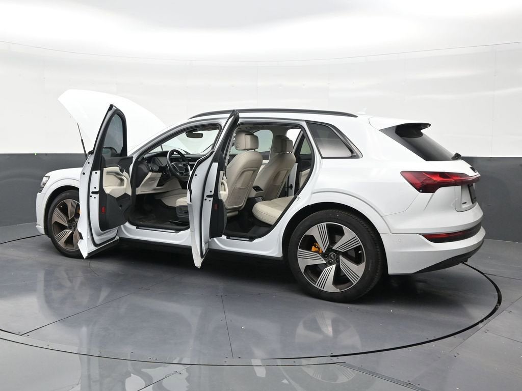 2023 Audi e-tron Premium Plus