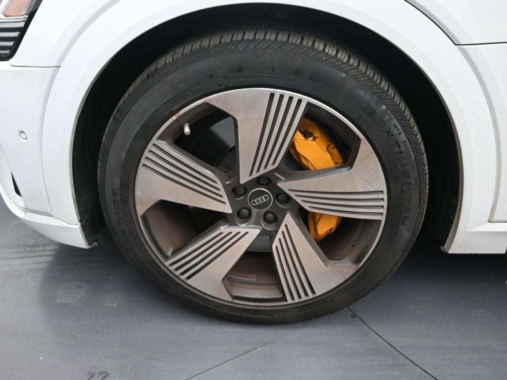 2023 Audi e-tron Premium Plus