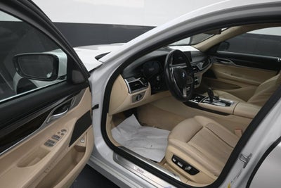 2019 BMW 740i 740i