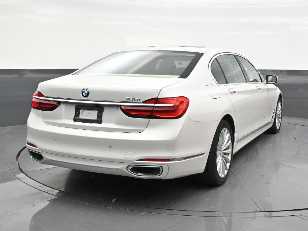 2019 BMW 740i 740i