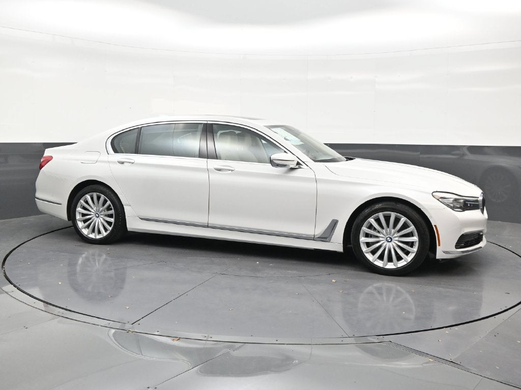 2019 BMW 740i 740i