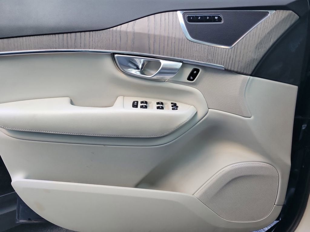 2023 Volvo XC90 Plus