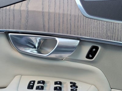 2023 Volvo XC90 Plus