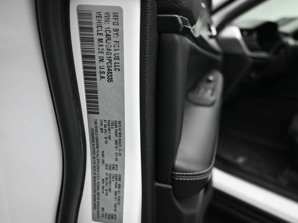 2023 Jeep Grand Cherokee Laredo