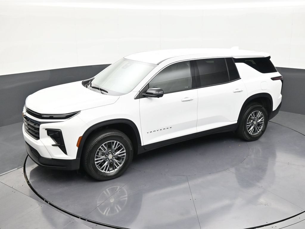 2024 Chevrolet Traverse LS