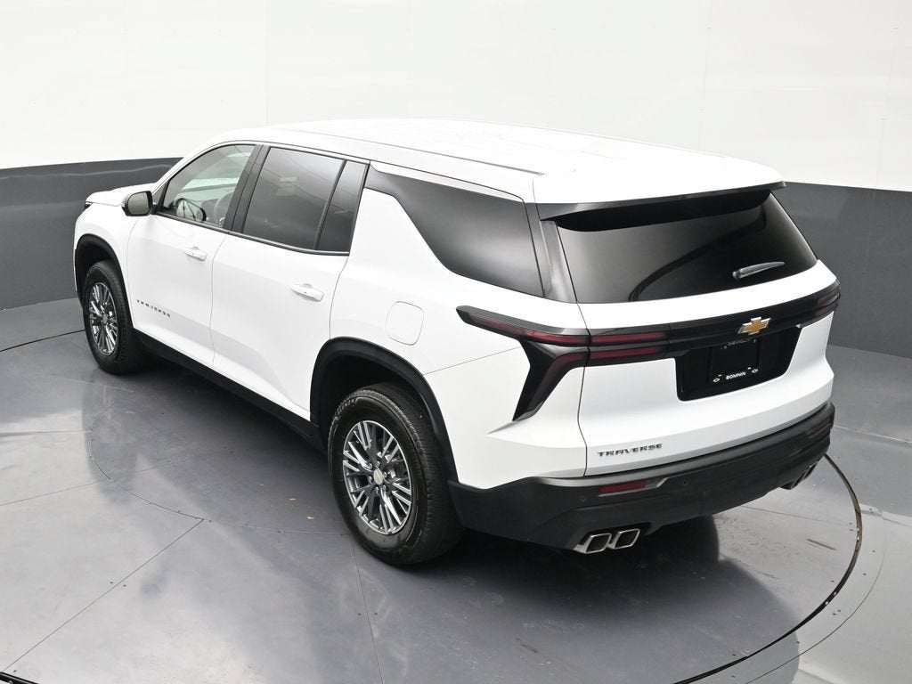 2024 Chevrolet Traverse LS