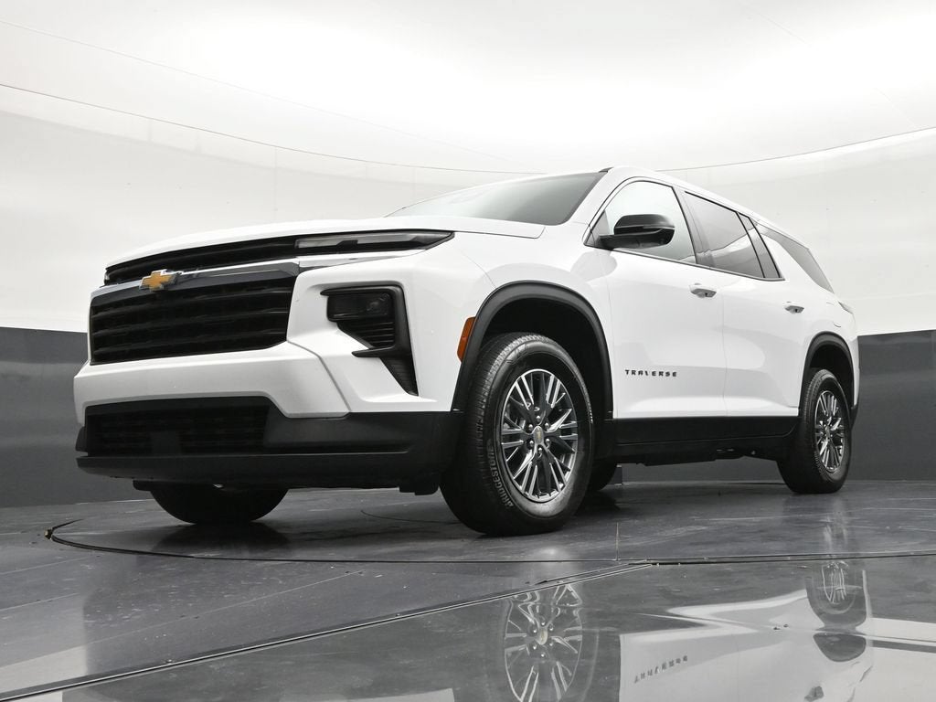 2024 Chevrolet Traverse LS