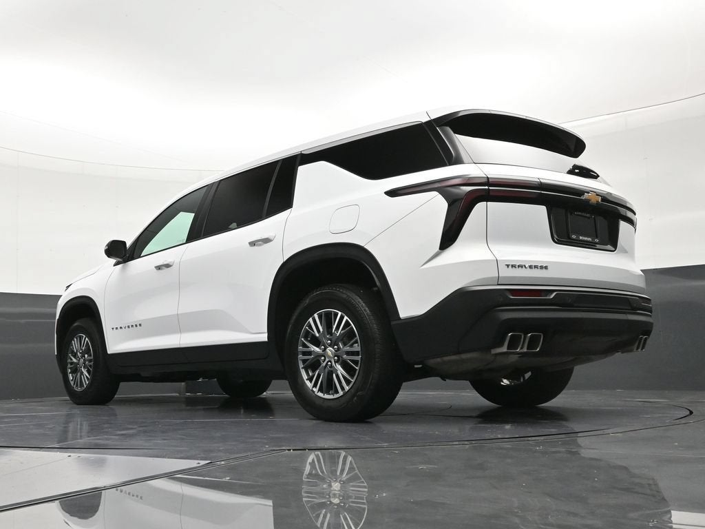 2024 Chevrolet Traverse LS
