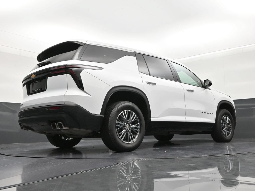 2024 Chevrolet Traverse LS