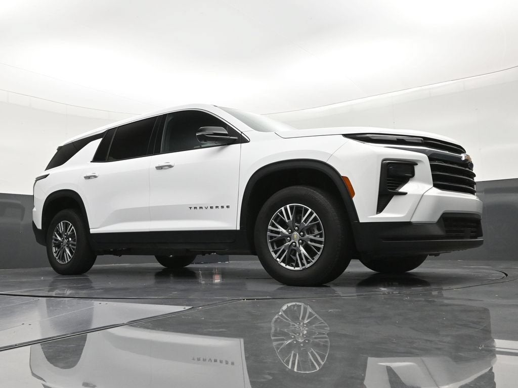 2024 Chevrolet Traverse LS