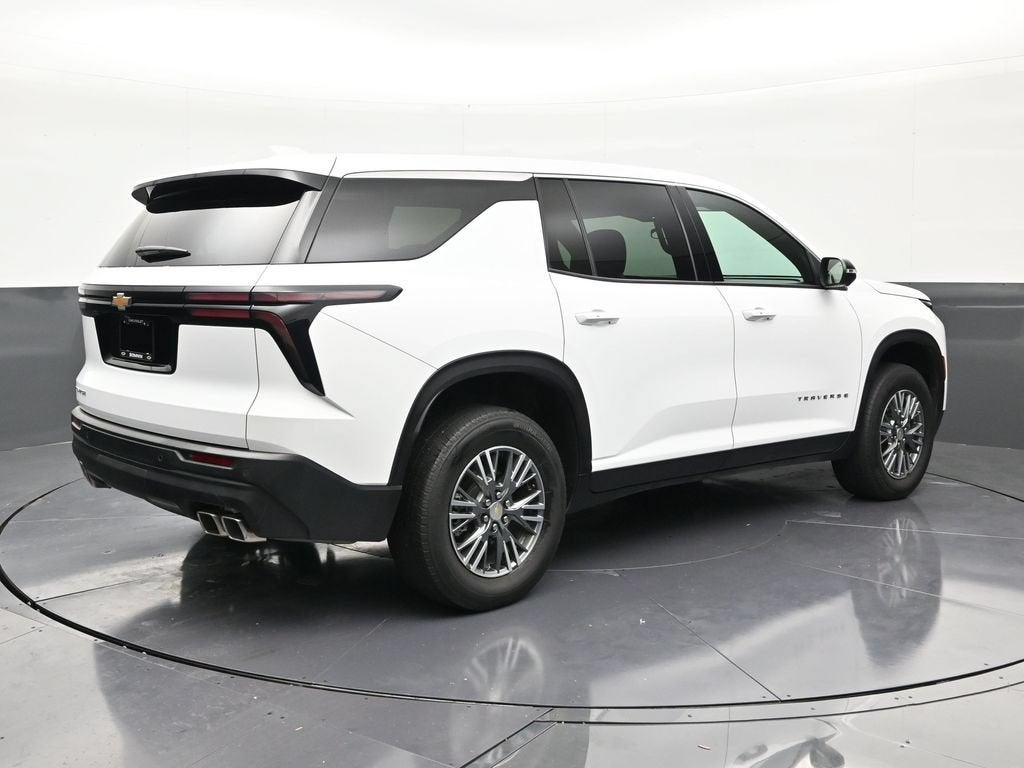 2024 Chevrolet Traverse LS