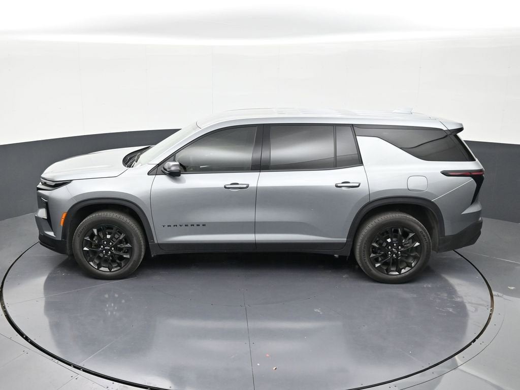 2024 Chevrolet Traverse LS