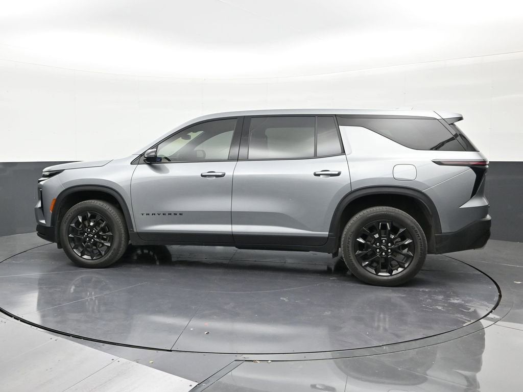 2024 Chevrolet Traverse LS