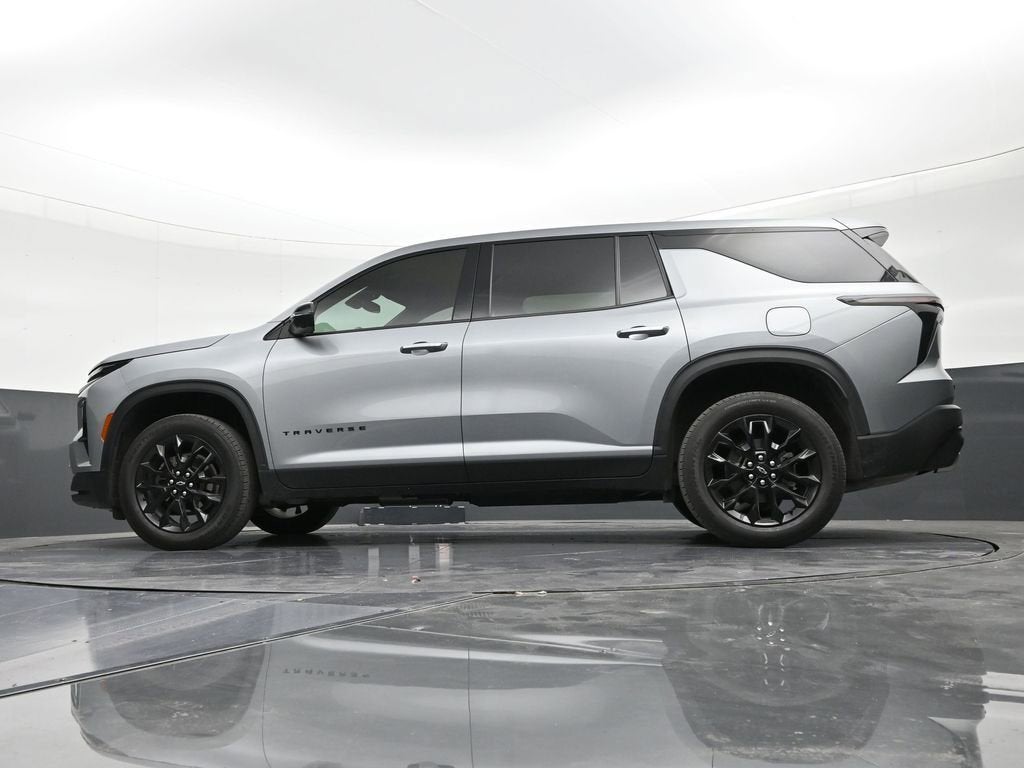2024 Chevrolet Traverse LS