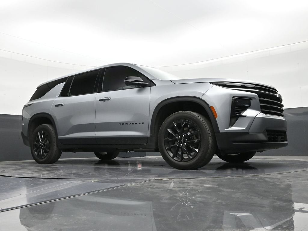 2024 Chevrolet Traverse LS