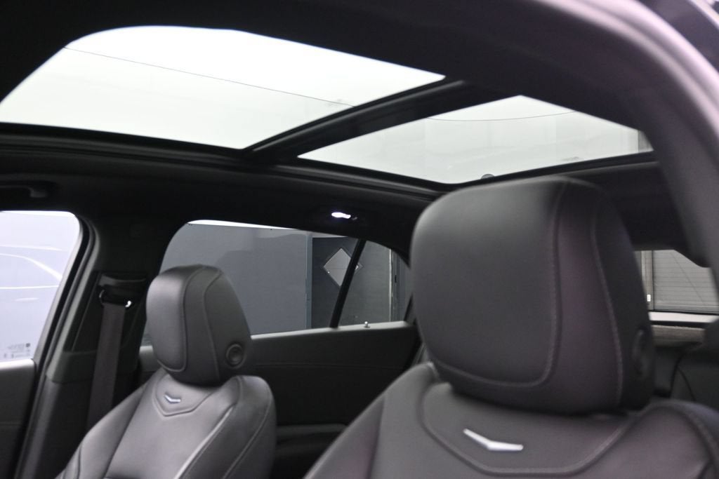 2023 Cadillac XT4 FWD Premium Luxury
