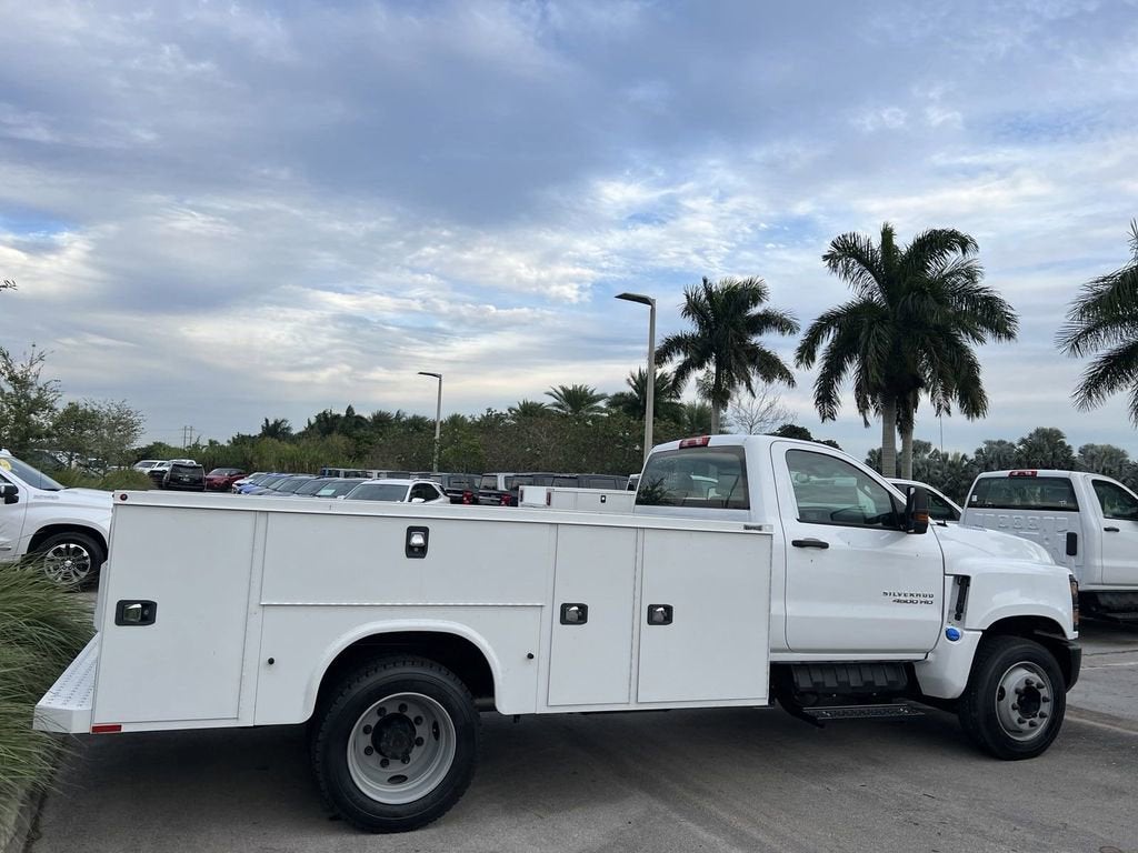 2023 Chevrolet Silverado 4500 HD Work Truck