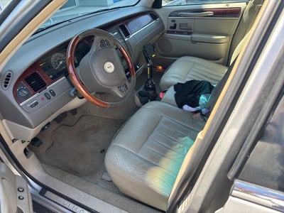 2003 Lincoln Town Car Signature