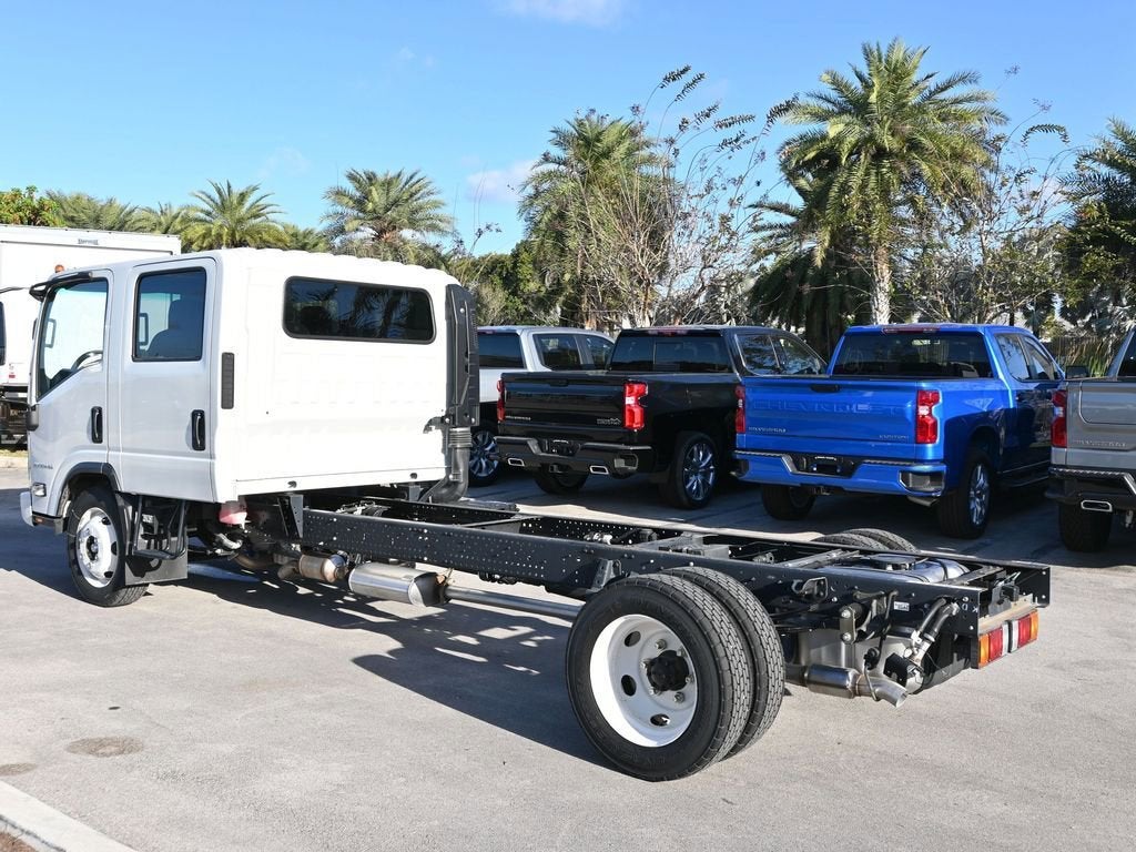 2025 Chevrolet Low Cab Forward 4500 HG Base