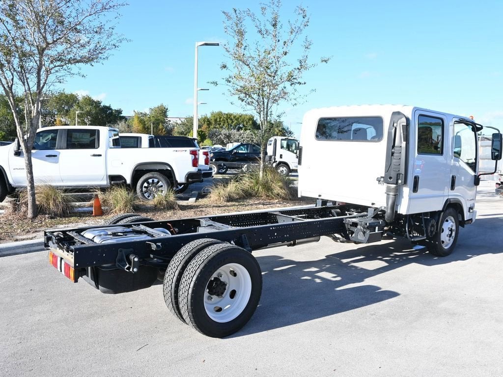 2025 Chevrolet Low Cab Forward 4500 HG Base