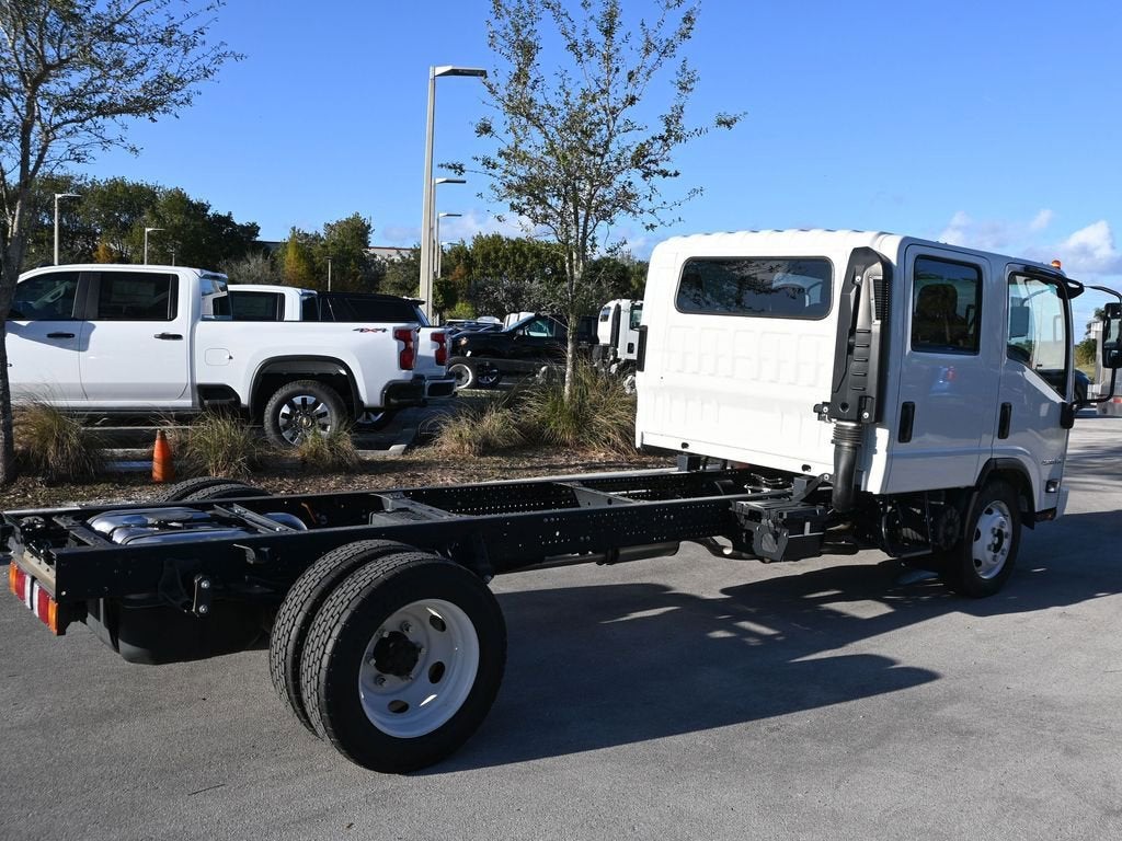 2025 Chevrolet Low Cab Forward 4500 Base