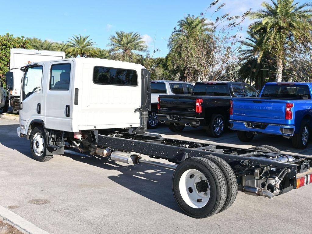 2025 Chevrolet Low Cab Forward 4500 Base