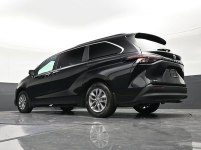 2025 Toyota Sienna XLE