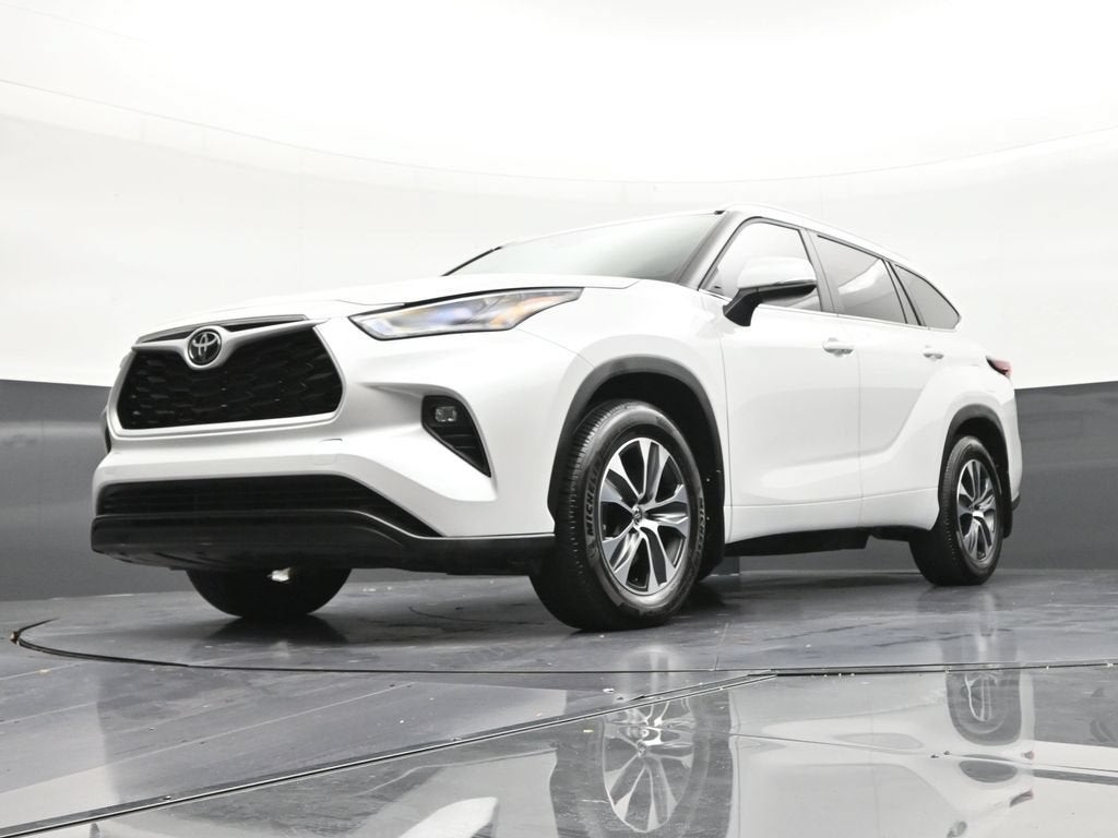 2025 Toyota Highlander XLE